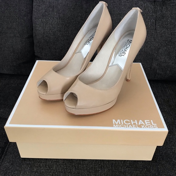 Michael Kors York Platform Nude - Picture 1 of 7